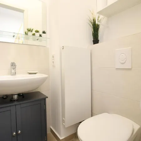 Cozy Design Work And Living Near Ku Damm *